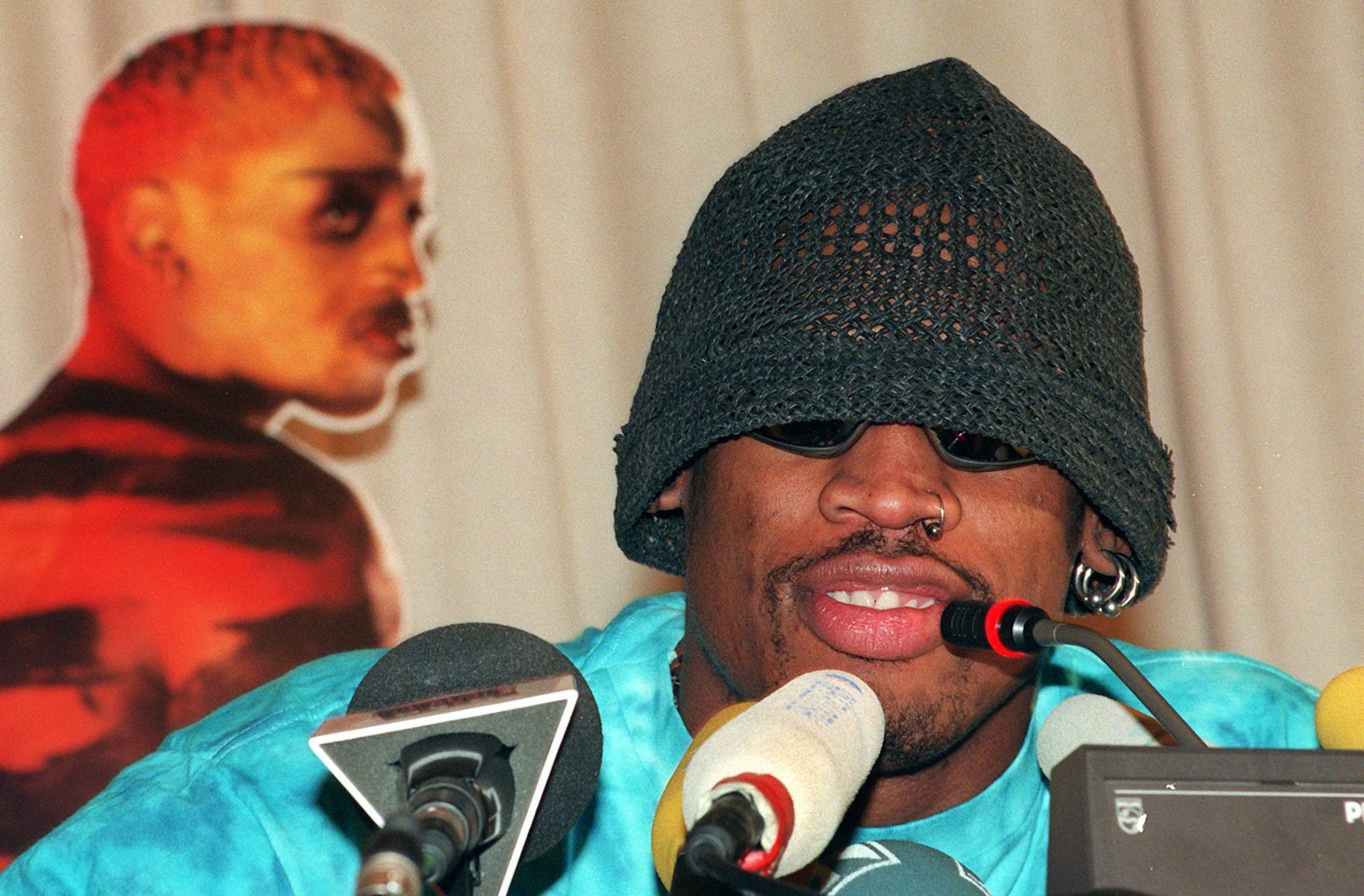 Was für ein lässiger Mann: Rodman mit Strickmütze. Oder wurde sie gehäkelt? Foto: dpa