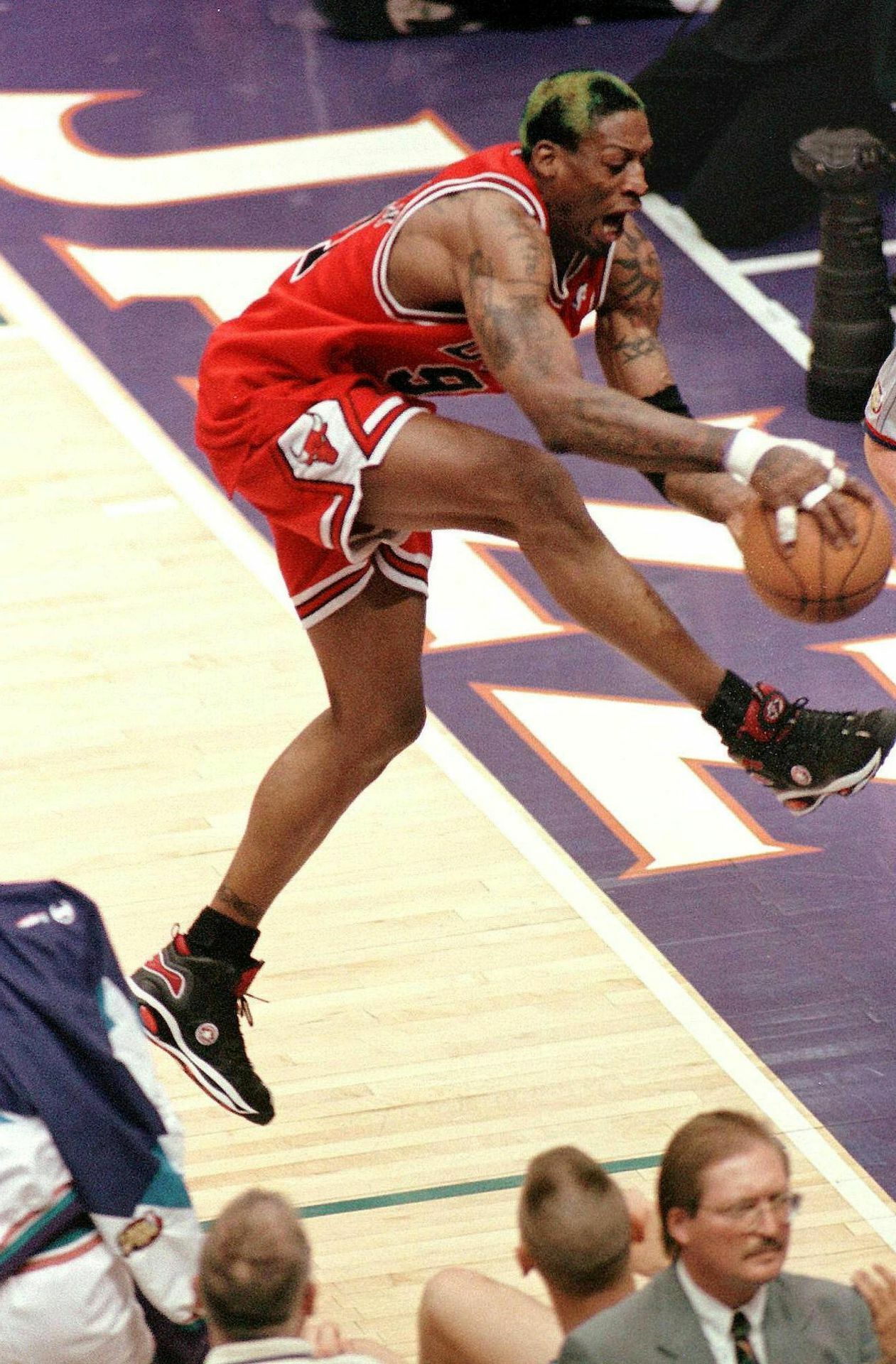 Unvergessen sind seine Auftritte auf dem Platz. Kein US-Basketballer war so schrill wir Dennis Rodman. Foto: AFP