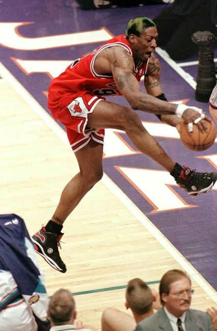 Unvergessen sind seine Auftritte auf dem Platz. Kein US-Basketballer war so schrill wir Dennis Rodman. Foto: AFP