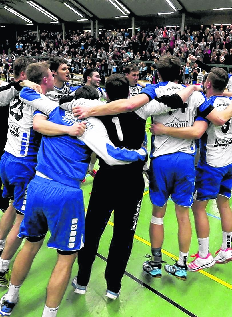 Am Donnerstagabend wollen die HSG-Handballer in der Sommerhofenhalle den Aufstieg in die Württemberg-Liga bejubeln.  Bild: Photo 5/A
