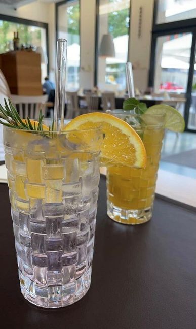 Ein Aperitif darf schon sein. Bild: Scheid