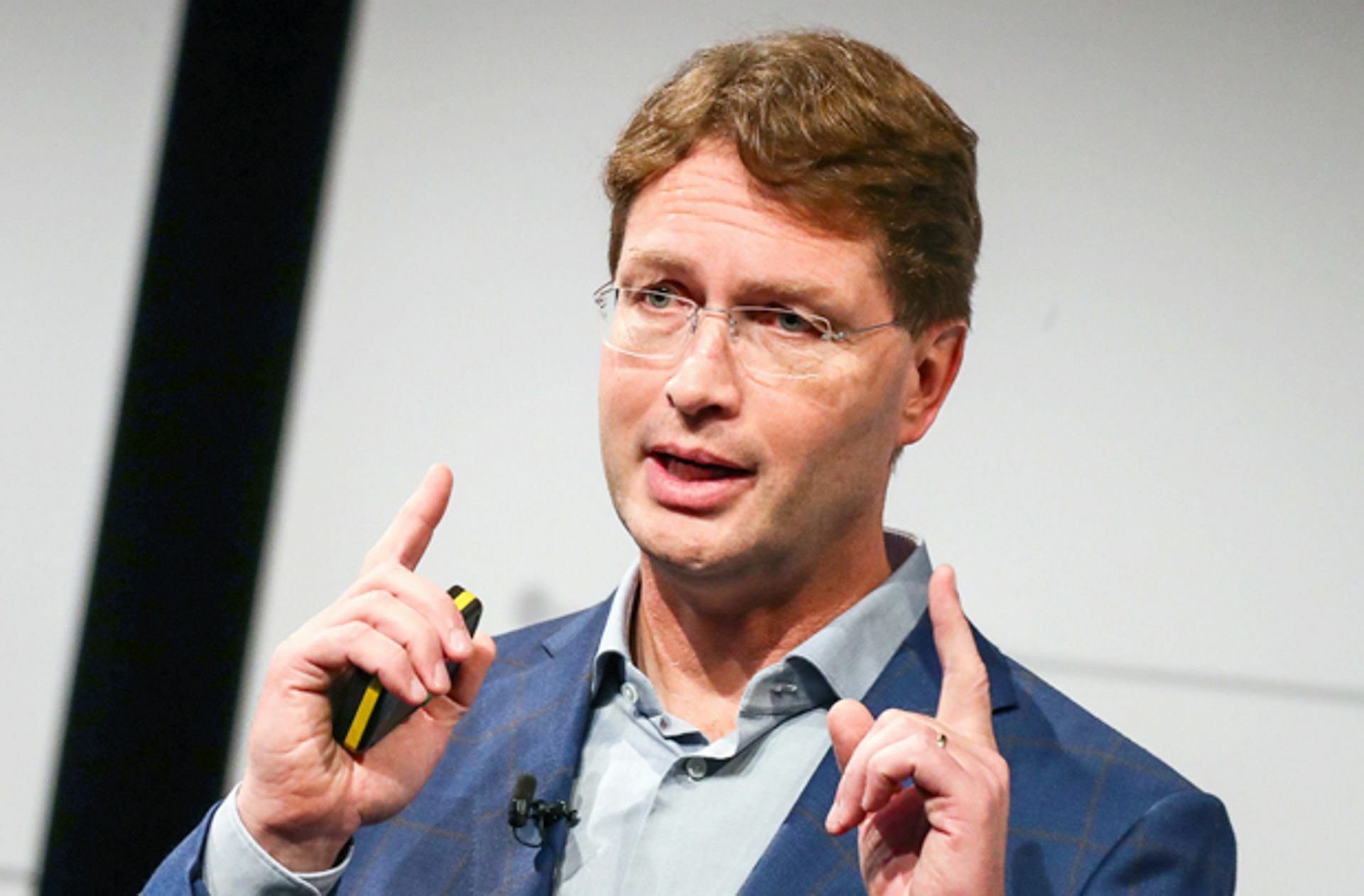 Daimler-Chef Ola Källenius: Komplette Umstellung auf E-Autos kommt nicht 2039, sondern früher. Foto: dpa/Christoph Schmidt