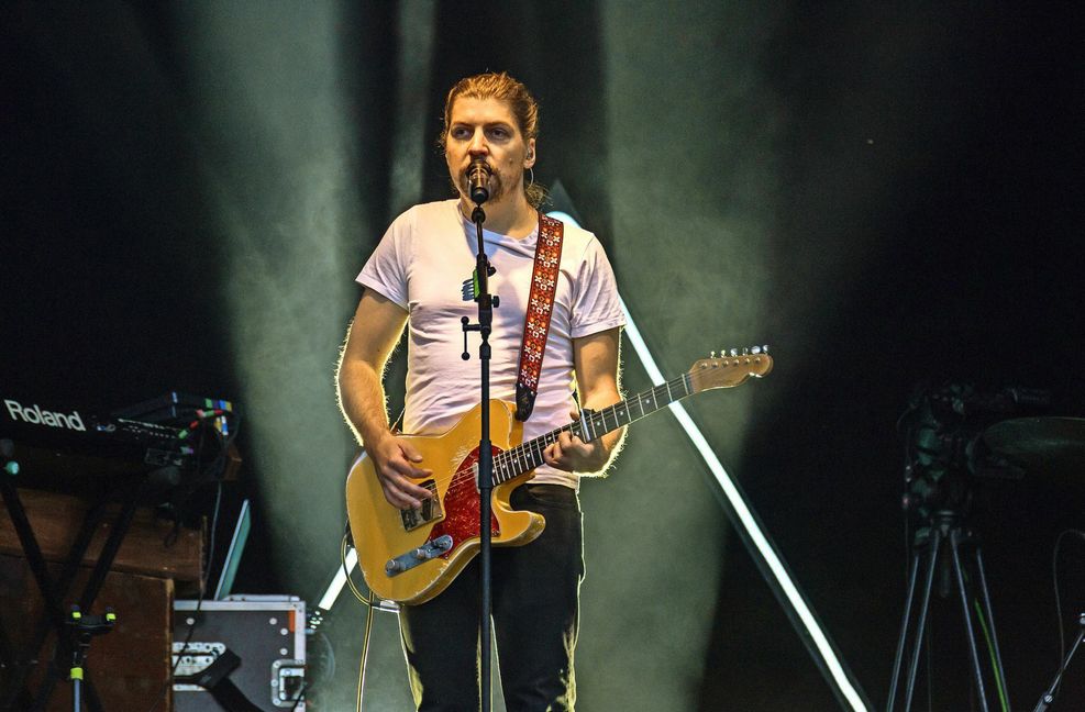 Der deutsche Singer-Songwriter Philipp Poisel schreibt gefühlvolle Lieder, die gerne  in Castingsendungen   gecovert werden.
 Foto: imago/BOBO
