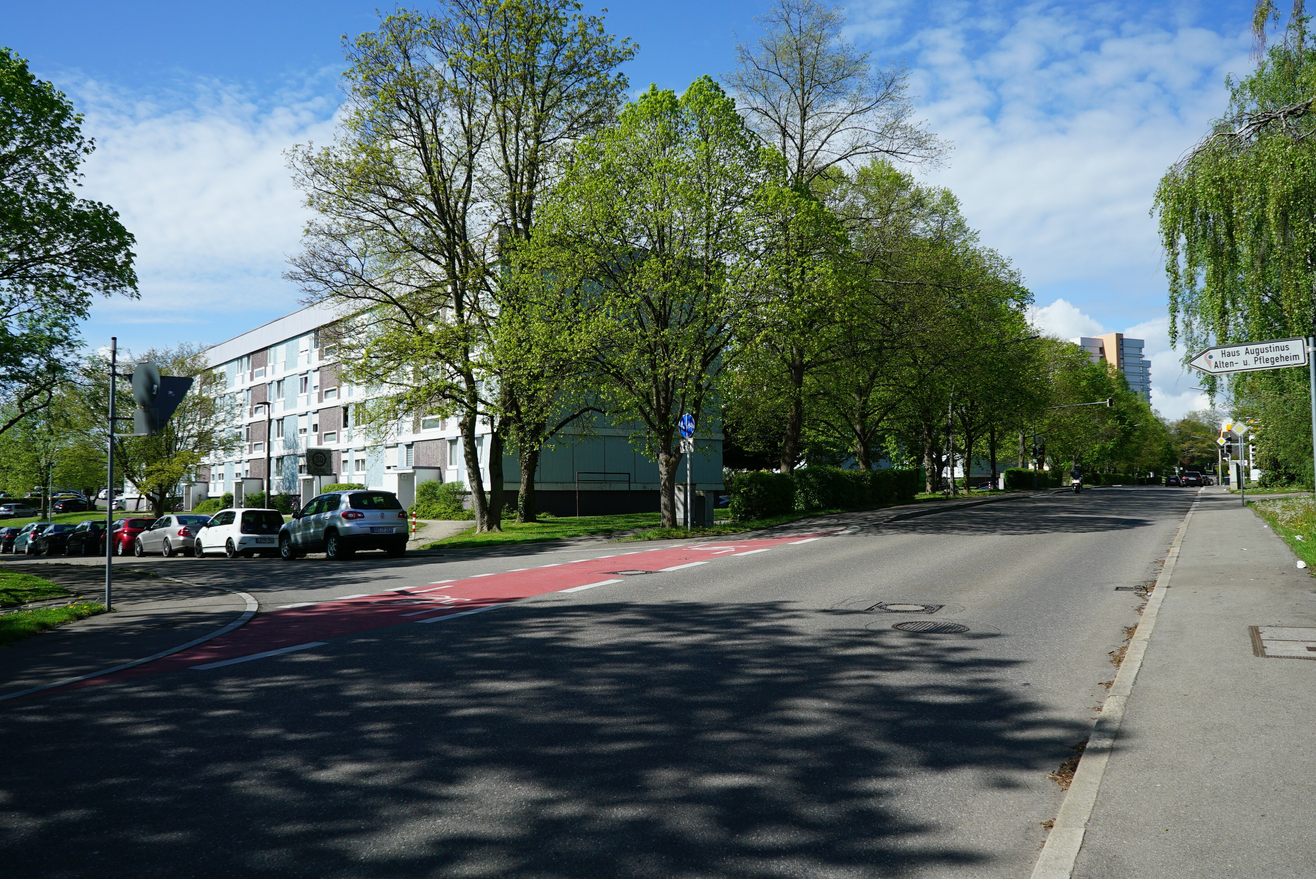 Vier Wohngebäude in der Sindelfinger Pfarrwiesenallee sollen abgerissen werden.  Bild: Heiden