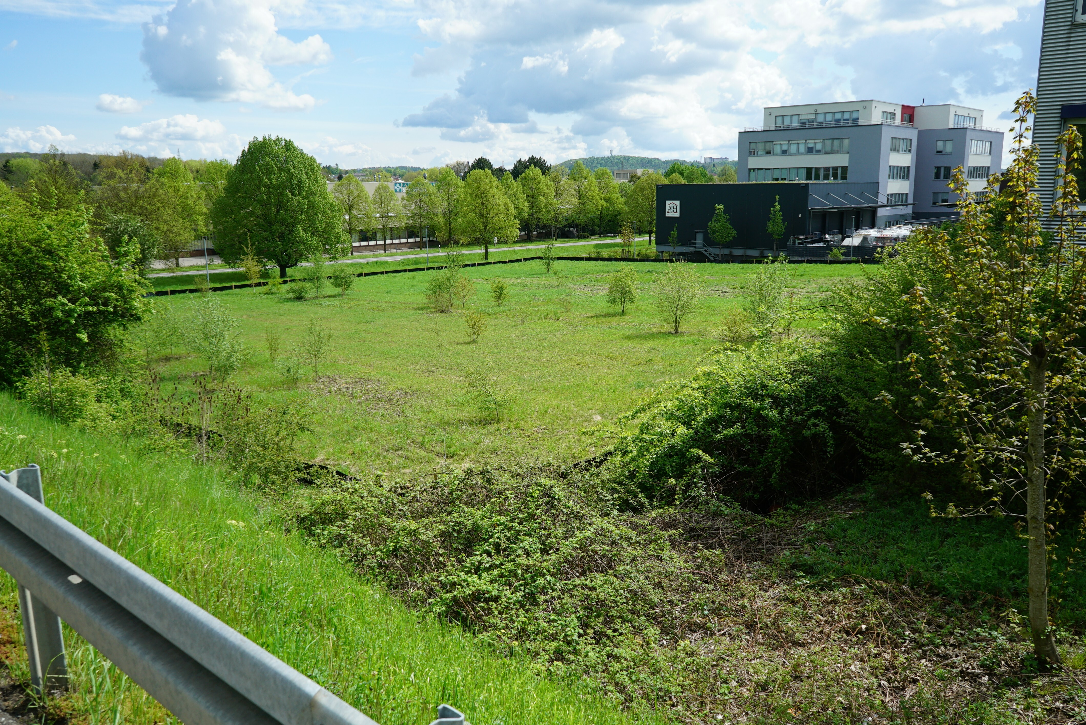 Hier im Gewerbegebiet Mittelpfad soll der Zustellstützpunkt der Post verlegt werden.  Bild: Heiden