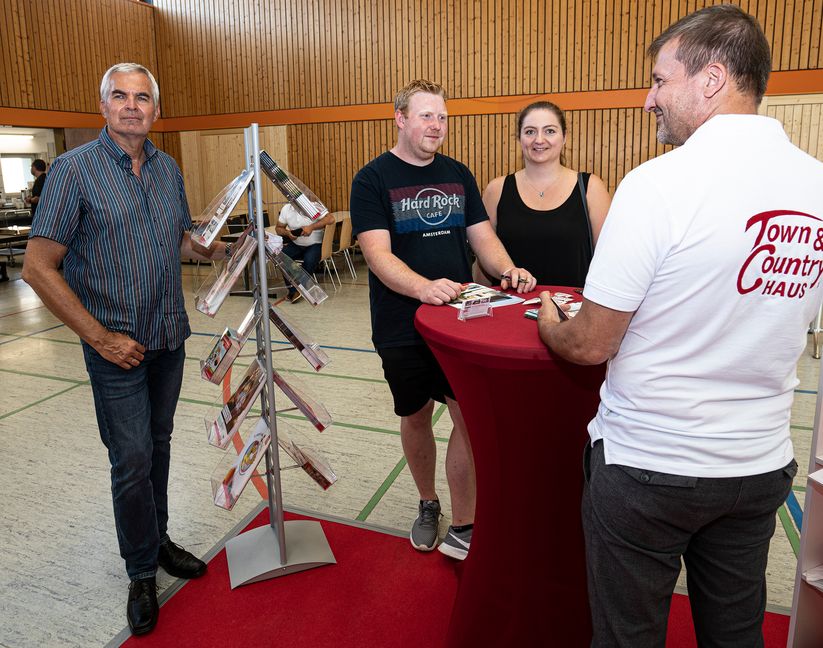 Zwei Tage lang geht es in der Nagolder Stadthalle um Wohnen und Bauen.      Bild: Richter