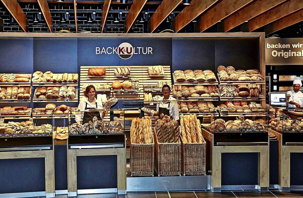 Die Beschäftigten bei der K&U Bäckerei sehen unruhigen Zeiten entgegen. Foto: K&U