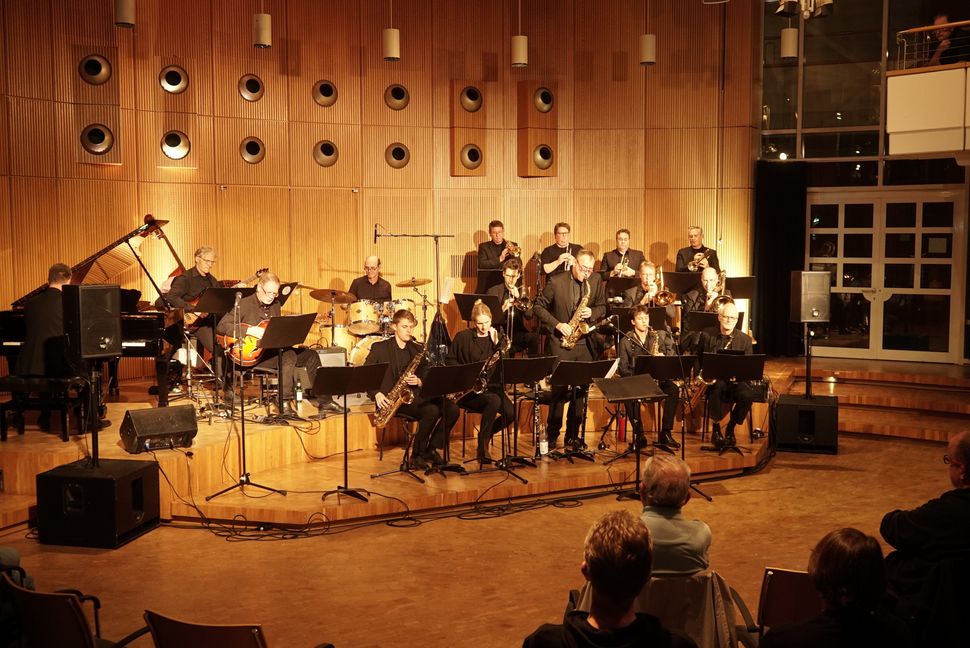 Die Gout Big Band aus Biethigheim gastierte im Odeon der SMTT. Bild: Heiden