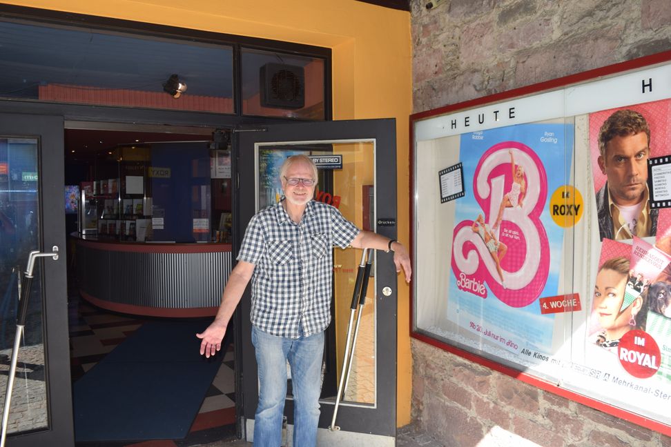 Hereinspaziert: Wolfgang Mareczek vom Kino-Center Weil der Stadt.