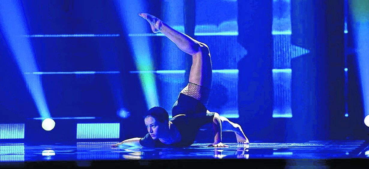 Am Donnerstag kämpft die Holzgerlingerin Anita Fast mit dem Team von Choreografin Nikeata Thompson um den Einzug in das Finale der Fernseh-Sendung „Masters of Dance“. Bild: ProSieben/Willi Weber
