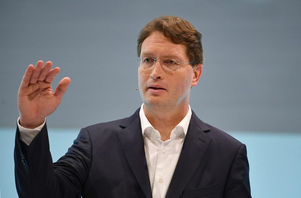 Der Schwede Ola Källenius ist seit Mai 2019 Daimlers Vorstandsvorsitzender. Zuvor war der 51-Jährige bereits Vorstand für Konzernforschung gewesen. Er ist zudem Vorstandschef der Konzerntochter und Pkw-Sparte Mercedes-Benz AG. Sein Gehalt lag 2020 bei 5,9 Millionen Euro. Foto: imago