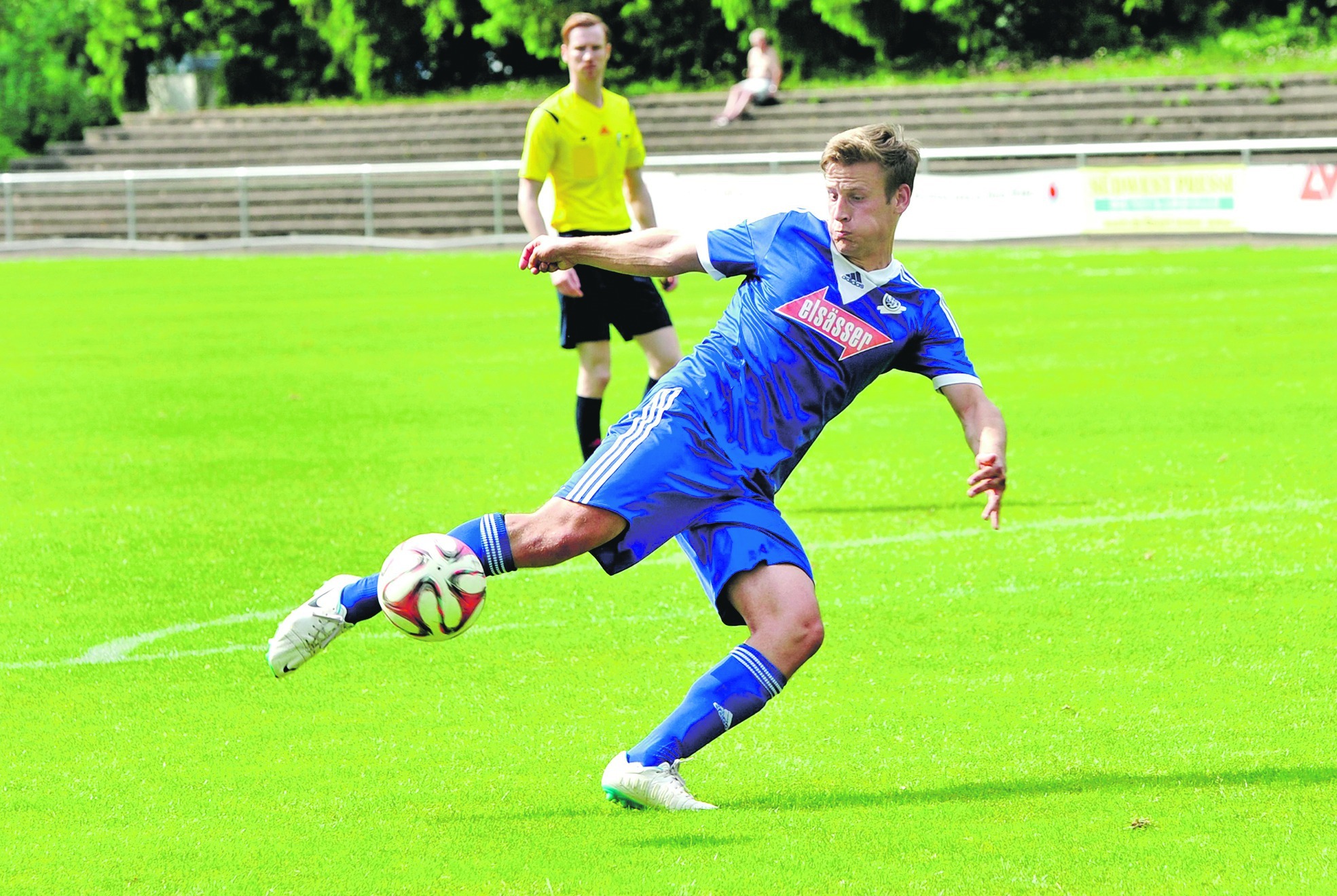 Seine 1:0-Führung hielt nur 17 Minuten: Oliver Glotzmann und der VfL Sindelfingen kassieren bei den Sportfreunden Dorfmerkingen die zweite Niederlage in dieser noch jungen Verbandsliga-Saison.  Bild: automotorart/A