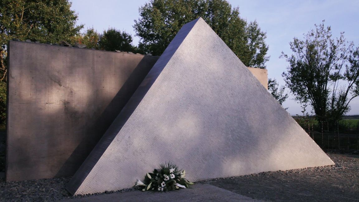 Das Mahnmal am ehemaligen Militärflugplatz zwischen Hailfingen und Tailfingen. Bildr: Johannes Kuhn