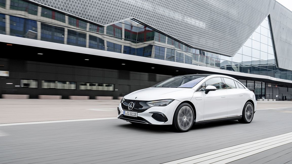 Mitte des Jahres kommt mit dem EQE ein neuer Mercedes auf die Straßen.  Bild: Mercedes-Benz