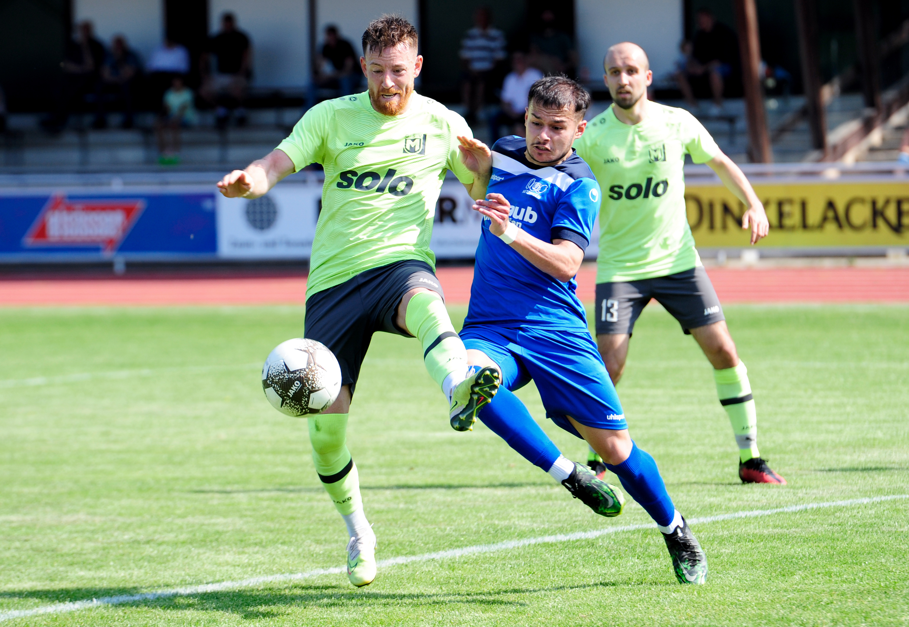 Michael Klauß (links) war schon  in fast allen Spielklassen am Ball. Die Verbandsliga fehlt ihm aber noch, genauso wie die Bundesliga und die Kreisliga B. Bild: photostampe/A