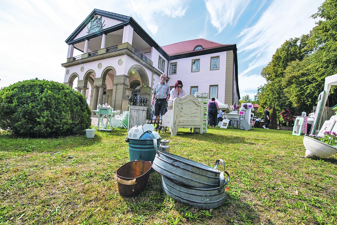 Kreativität rund ums Dätzinger Schloss beim fünften Kreativmarkt.  Bild: Richter