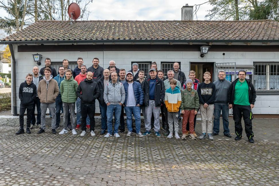 Die Absolventen des Vorbereitungskurses für die Fischerprüfung. Bild: Schick/z