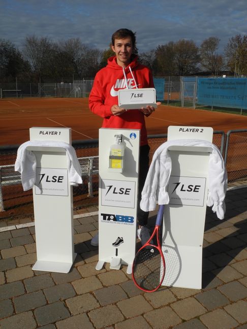 Luka Eble und seine Towel-Tower.Bild: Volkmann