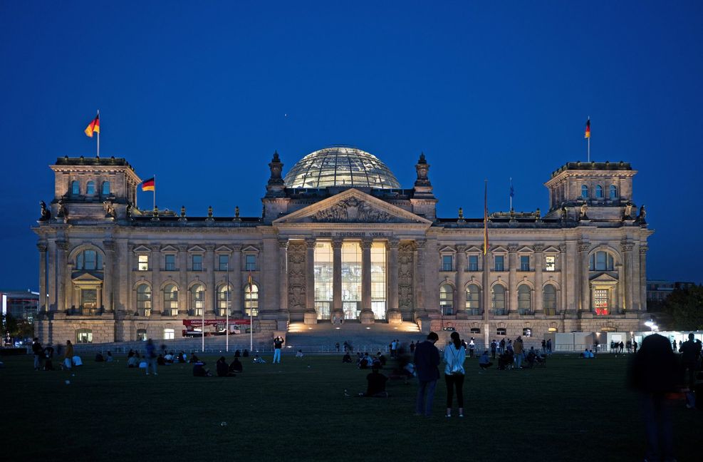 Wer den Reichstag als Kanzler betritt, ist noch nicht klar.
 Foto: dpa/Monika Skolimowska