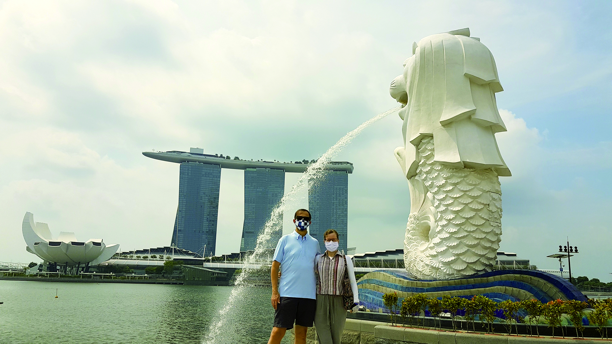 In dem hier im Hintergrund zu sehenden Hotel Marina Bay Sands haben Frank und Anja Westerhoff nach ihrer Rückkehr nach Singapur die ersten zwei Wochen verbracht. Bild: z