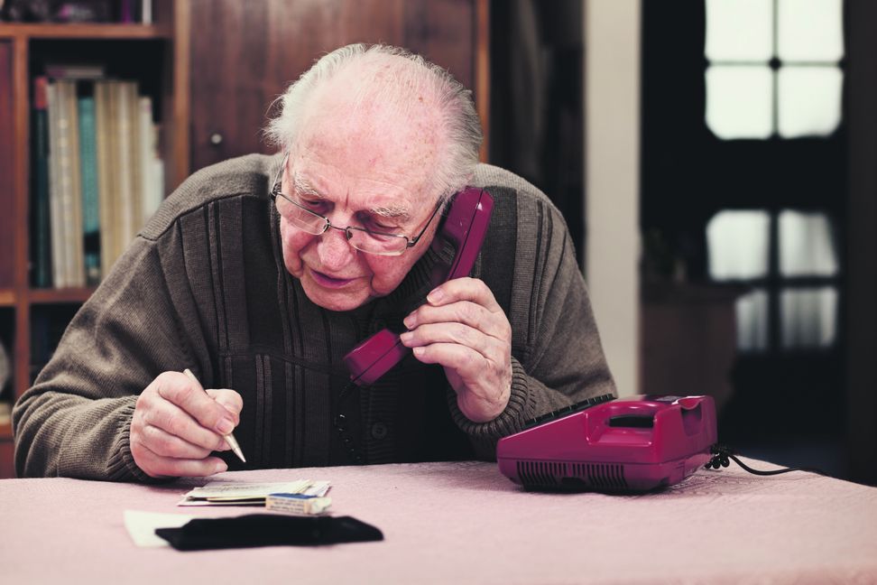 Vorsicht Enkeltrick: Die Polizei rät dringend, niemandem zu trauen, der sich am Telefon nicht mit eigenem Namen vorstellt oder gar Geld fordert. Symbolbild: ngo-bartussek/ Adobe Stock