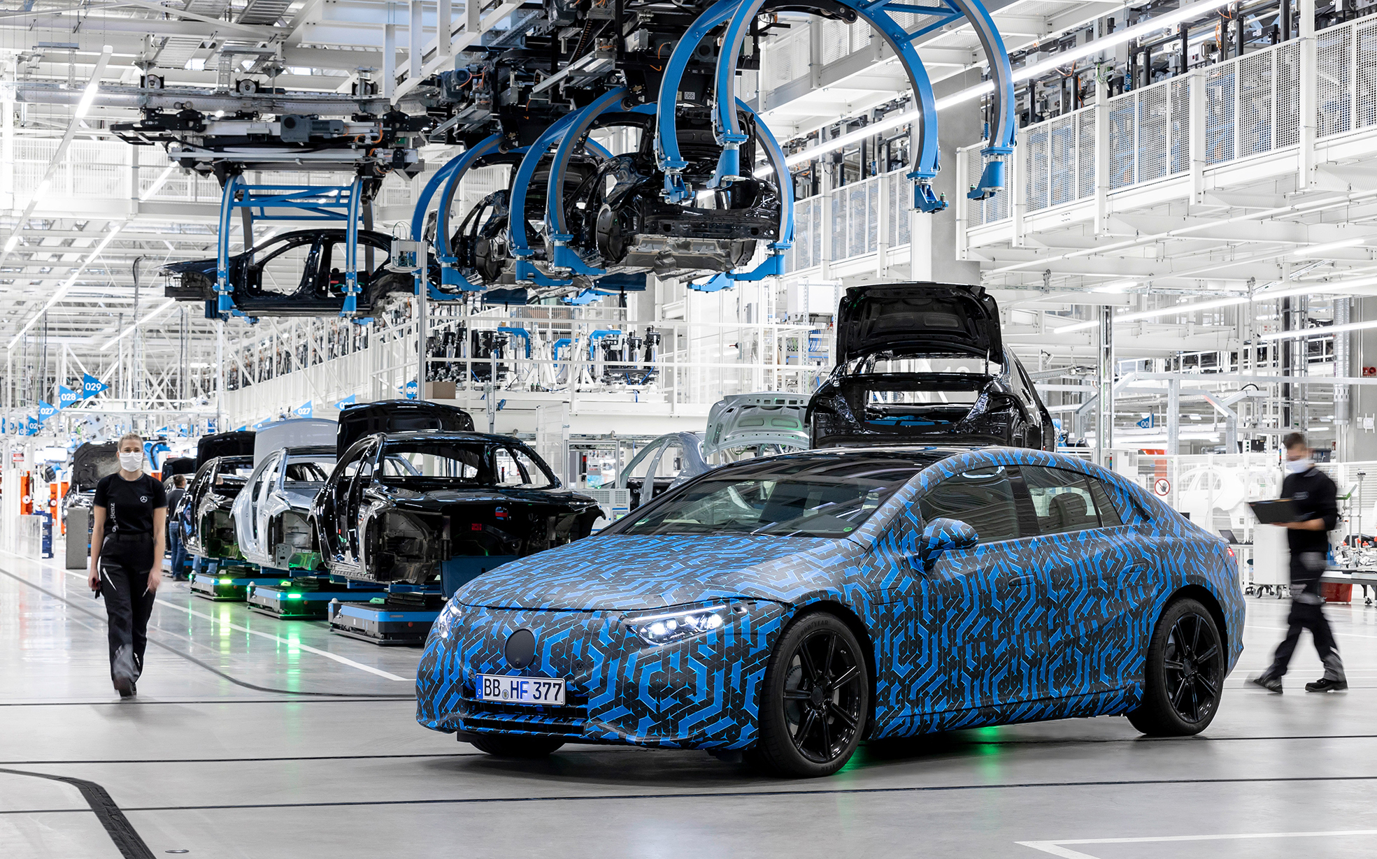 Im ersten Halbjahr 2021 startet in der Factory 56 im Mercedes-Benz Werk Sindelfingen die Produktion der elektrischen Luxuslimousine EQS.
 Bild: z