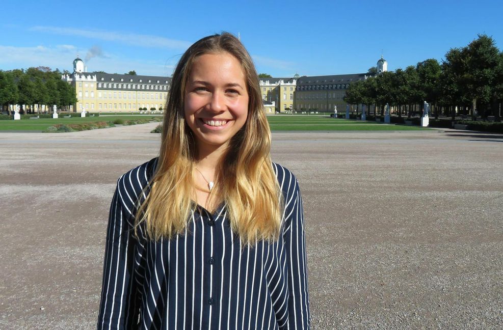 Eine von fünf gleichberechtigten Vorstandsmitgliedern der Klimaliste Baden-Württemberg: Sandra Overlack, hier vor dem Karlsruher Schloss.