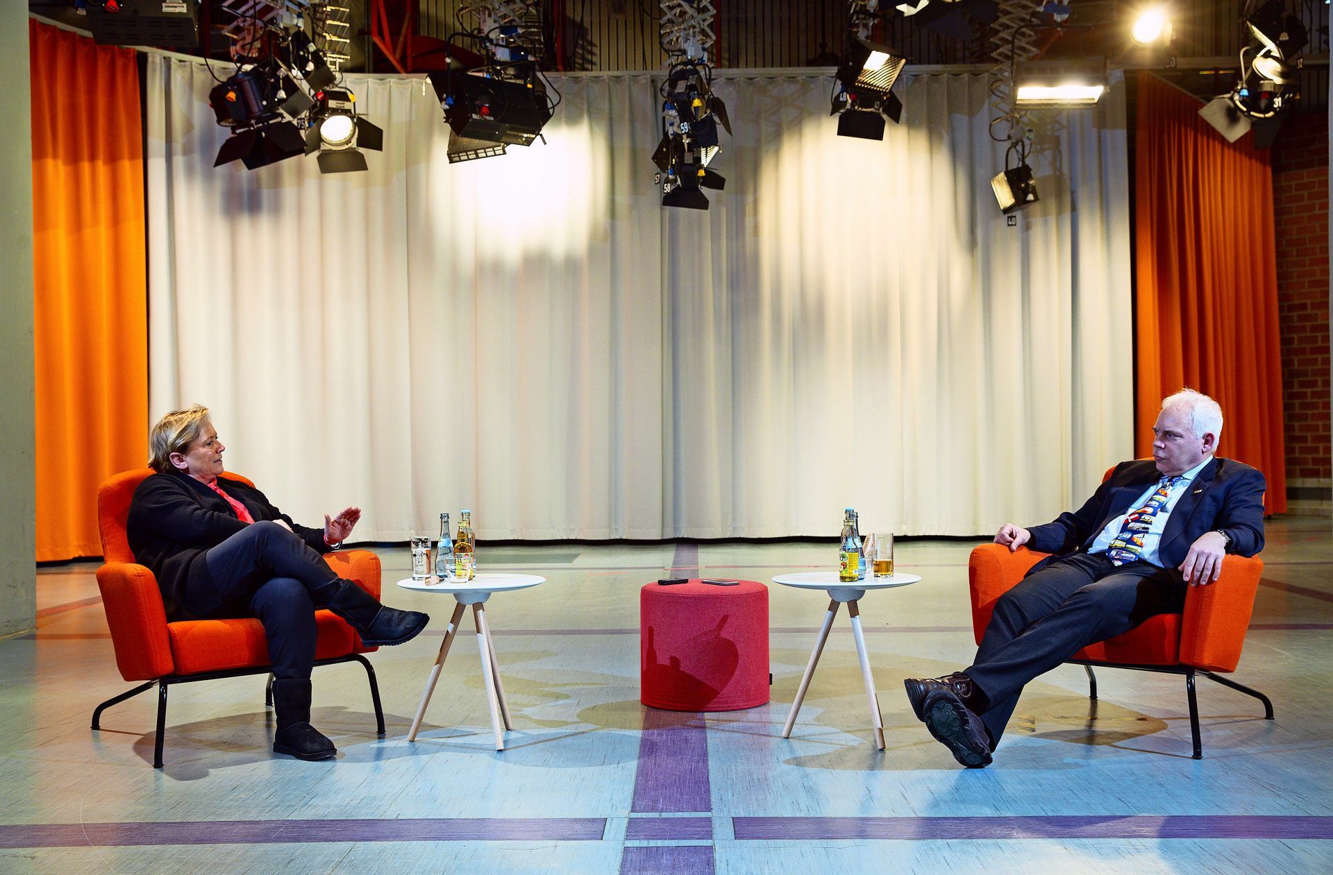Susanne Eisenmann in der Diskussion mit Matthias Lieb. Foto: Lichtgut/Leif Piechowski