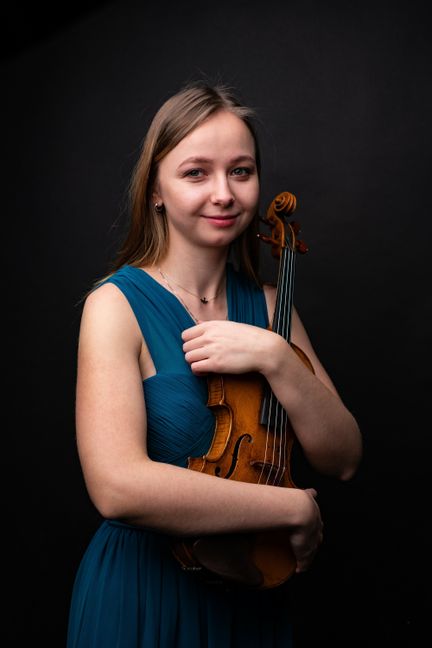 Solistin an der Geige: Die gebürtige Ukrainierin Eva Rabchevska. Bild: z