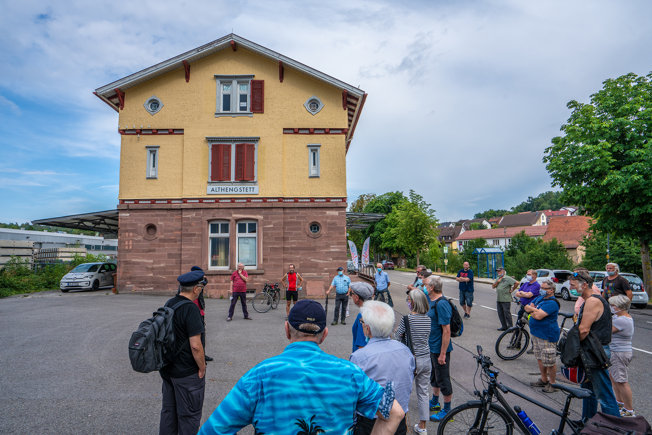 Eine Baustellentour gab es rund um den Bahnhof in Althengstett wegen der Hesse-Bahn.            Bild: Richter
