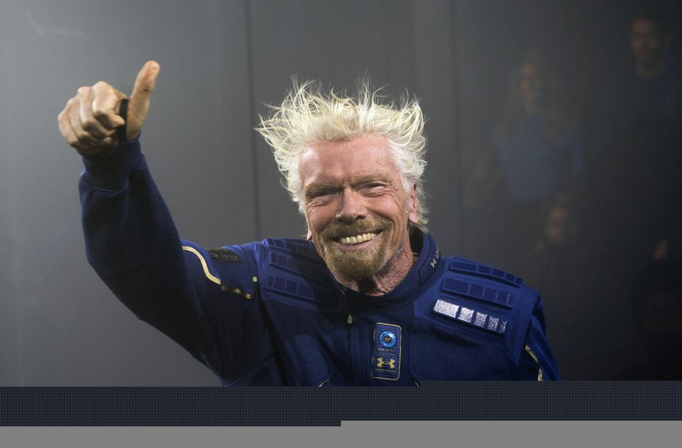 „Ich saß während eines Linienfluges neben dieser sehr attraktiven Frau…” – Richard Branson verlor nach eigener Aussage  seine Unschuld über den Wolken.
 Foto: AFP/Don Emmert