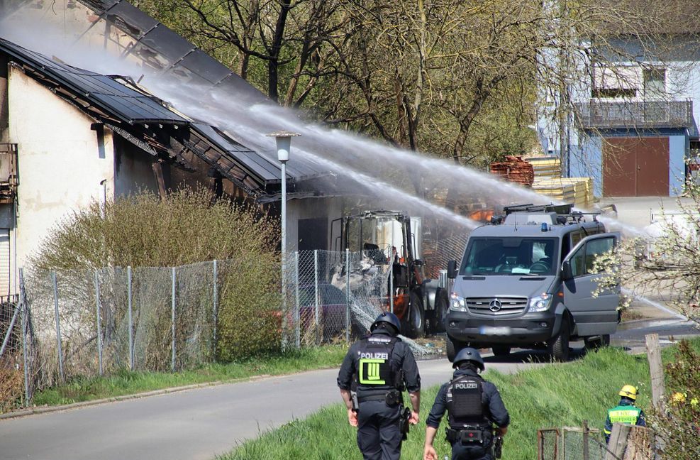 Am 20. April kommt es in Boxberg zu einem Großeinsatz. Ein mutmaßlicher „Reichsbürger“ schießt dabei minutenlang auf Polizisten und verletzt einen davon am Bein.