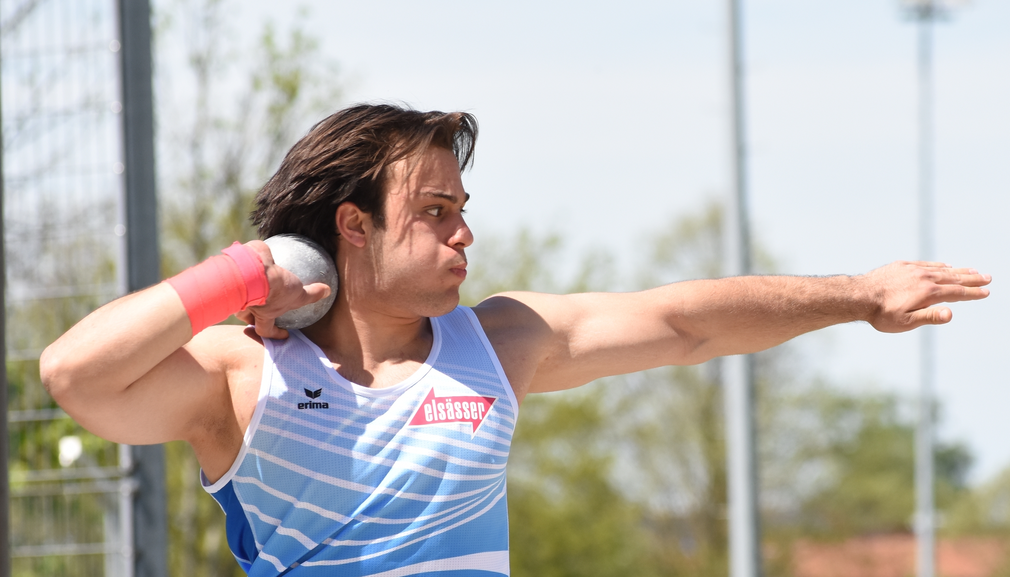 Tizian Lauria peilt jetzt die U23-Europameisterschaften an. Der 19-jährige Kugelstoßer des VfL Sindelfingen hat noch lange nicht genug.      Bild: Schüttke