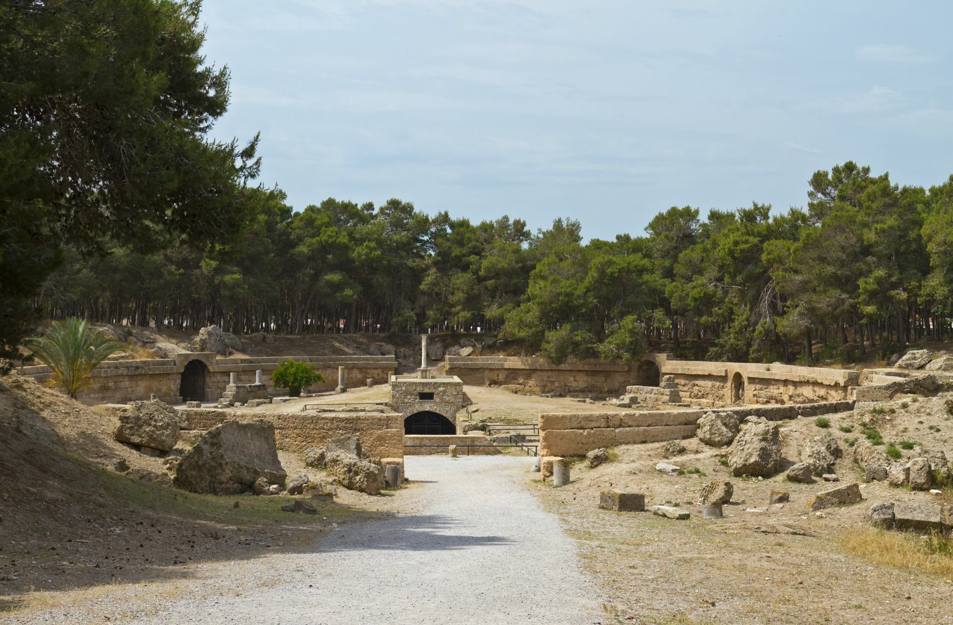 Rest des römischen Amphitheaters in den Ruinen von Karthago.