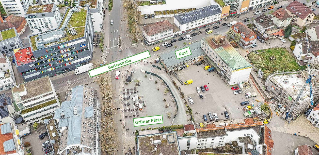 Das Post-Voba-Areal in der Sindelfinger Innenstadt: links der Grüne Platz mit dem Curry-Truck, rechts die Post samt Parkplatz.  Bild: Dettenmeyer