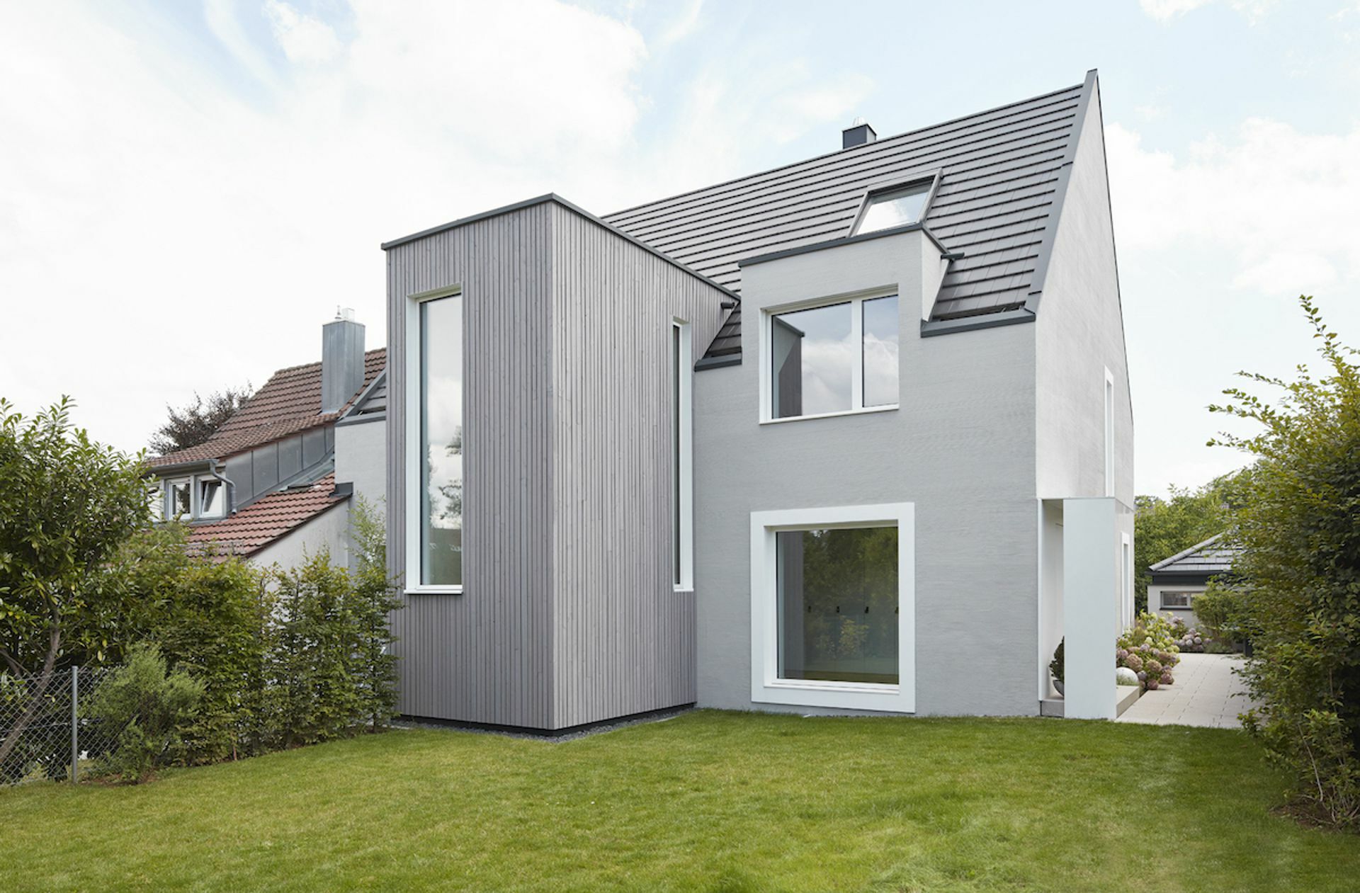 Bewusst gesetzte Durchblicke bestimmen das Schauer-Wohnhaus S18 ... Foto: Markus Bachmann