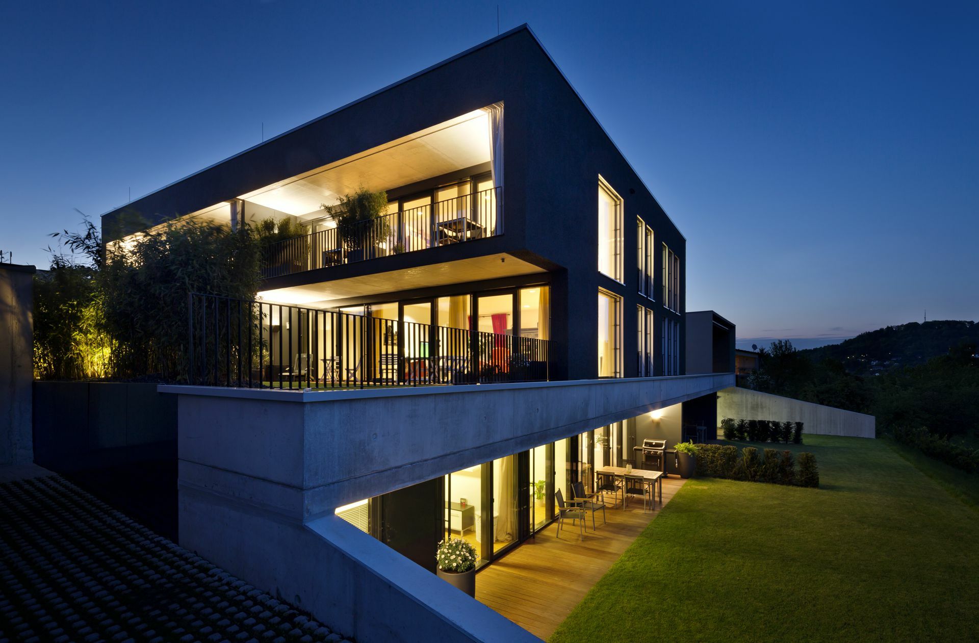 Mehrgenerationenhaus S29 von Riehle Architekten in bewusster Anlehnung an die Neuinterpretation des Villen-Themas Foto: Andreas Keller