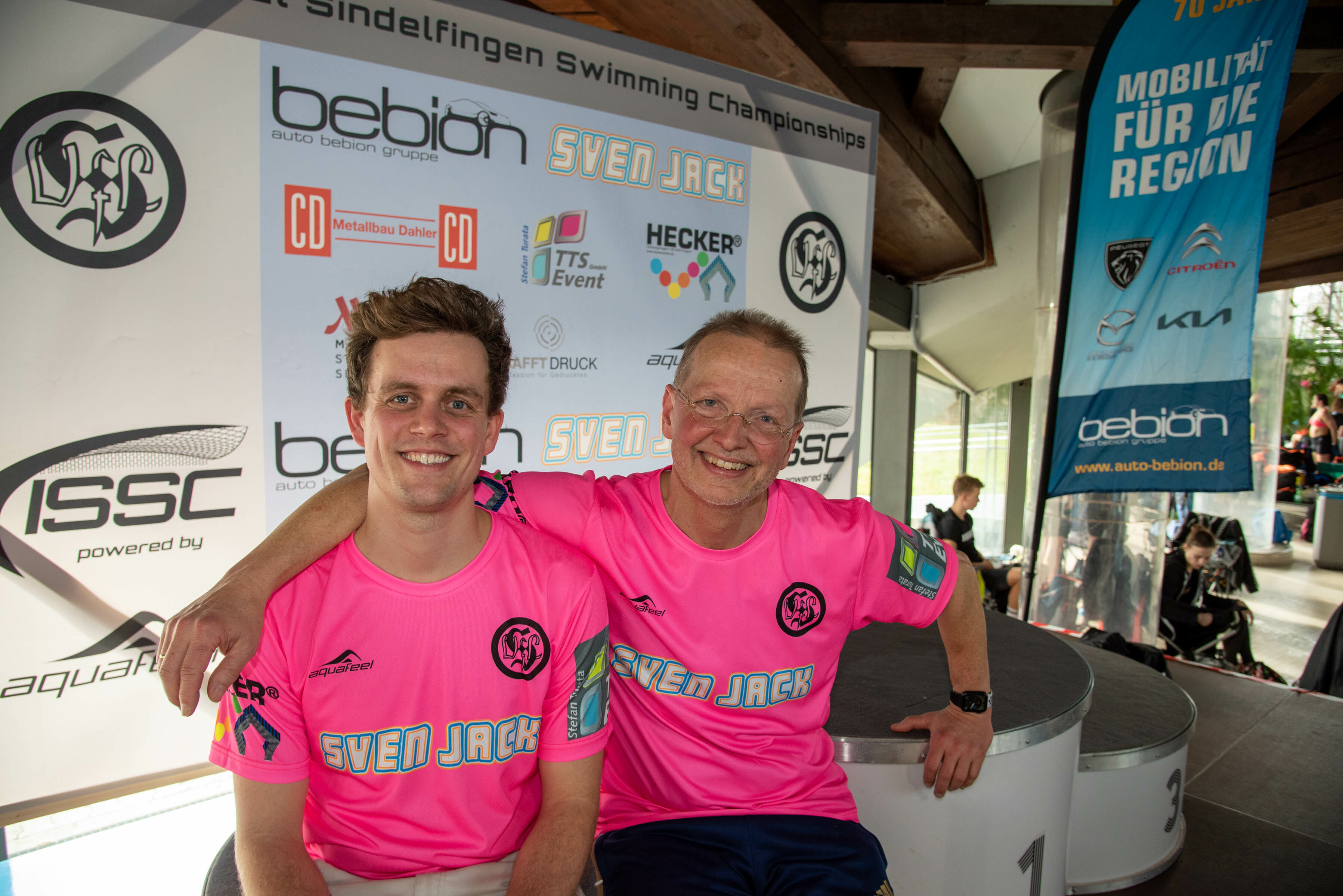 Organisatior Lukas Hüsing (links)  und vfL-Abteilungsleiter Andreas Hübner-Hecker. Bild: Nüßle