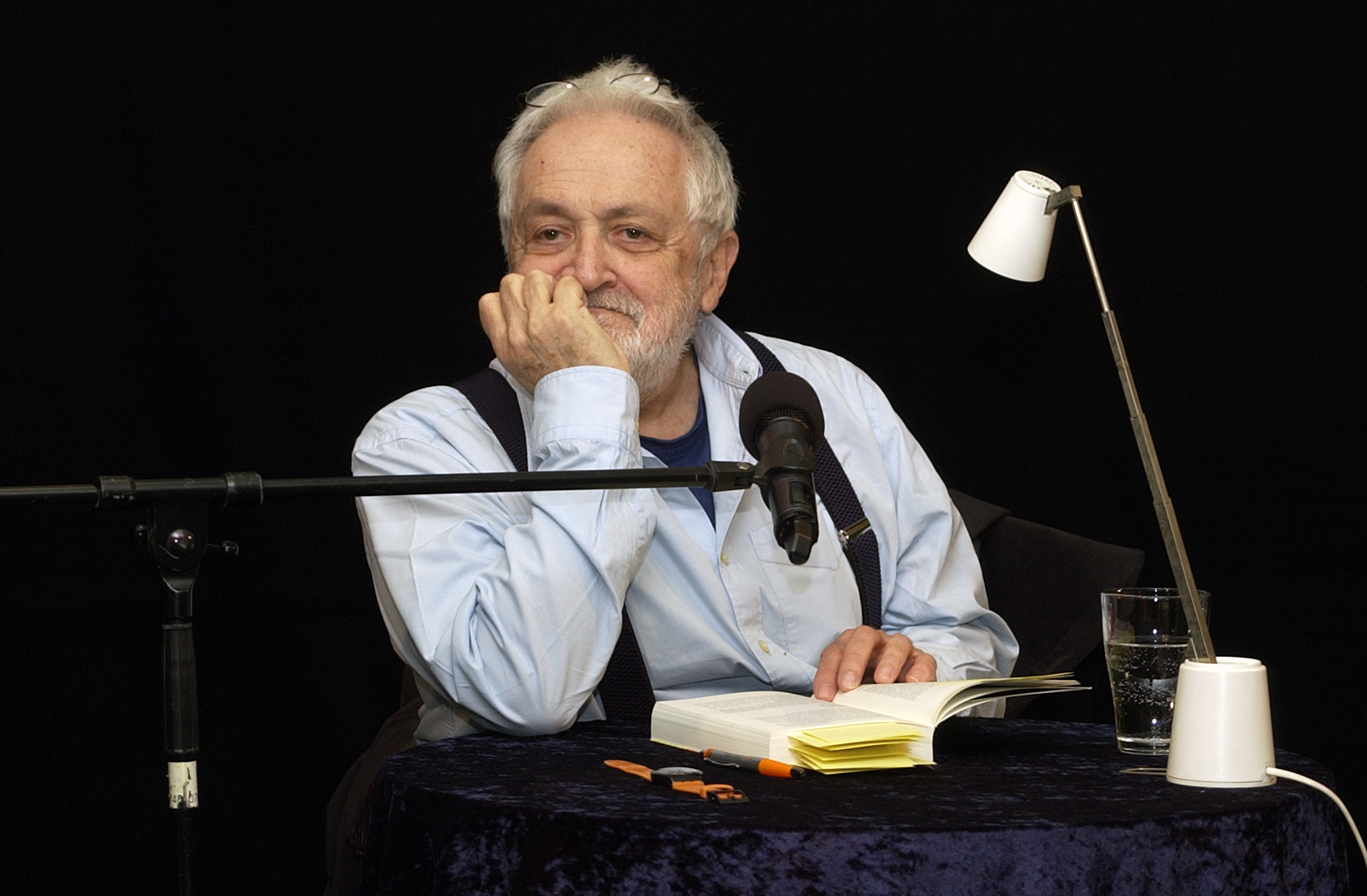 Henryk M. Broder war zu Gast bei der Literaturtribüne in der Sindelfinger Buchhandlung Röhm.	Bild: Mössinger + Brantsch