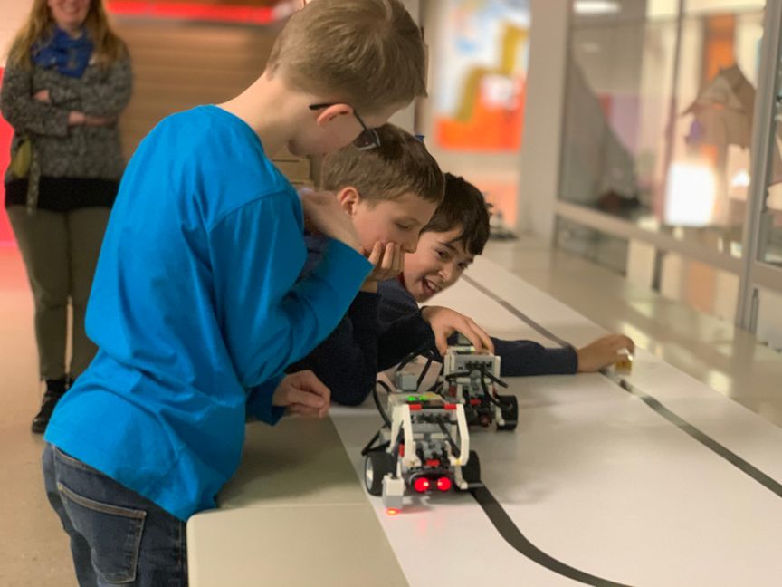 Junge Forscher am Böblinger Otto-Hahn-Gymnasium. Bild: z