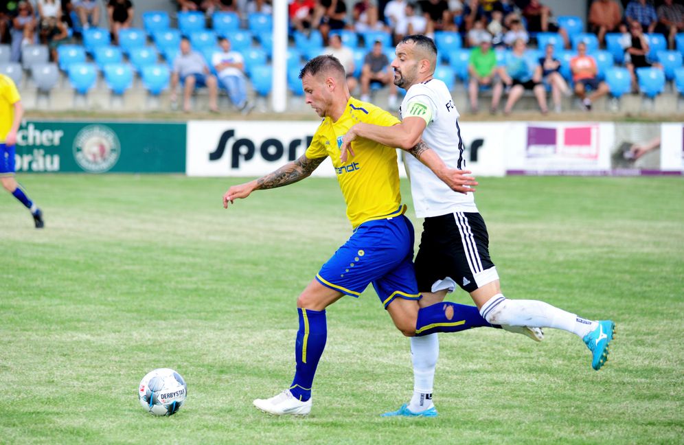 15.8.20 Gärtringen Nr.17 Leutrim Goxhuli (rechts), Nr. 9 Bastian Bodner (links)