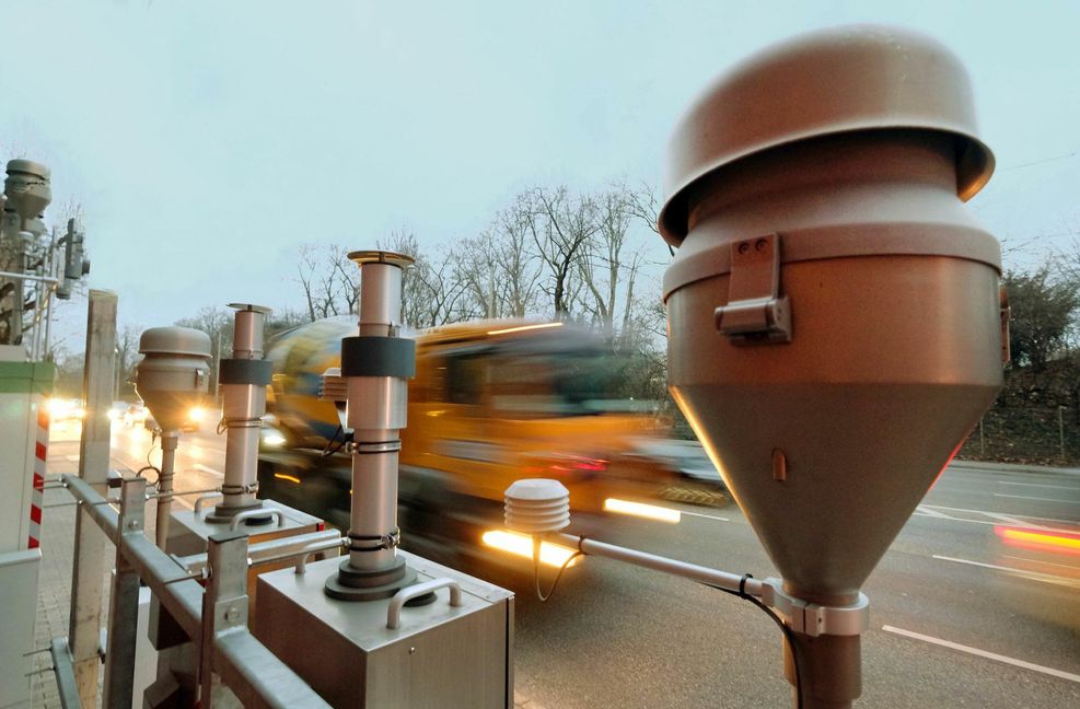 Eine Messstation für Feinstaub und Stickoxide am Neckartor in Stuttgart