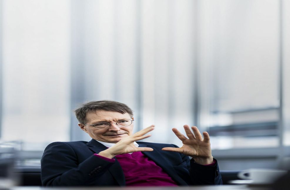 Der Minister warnt vor zu schnellen Öffnungsschritten.