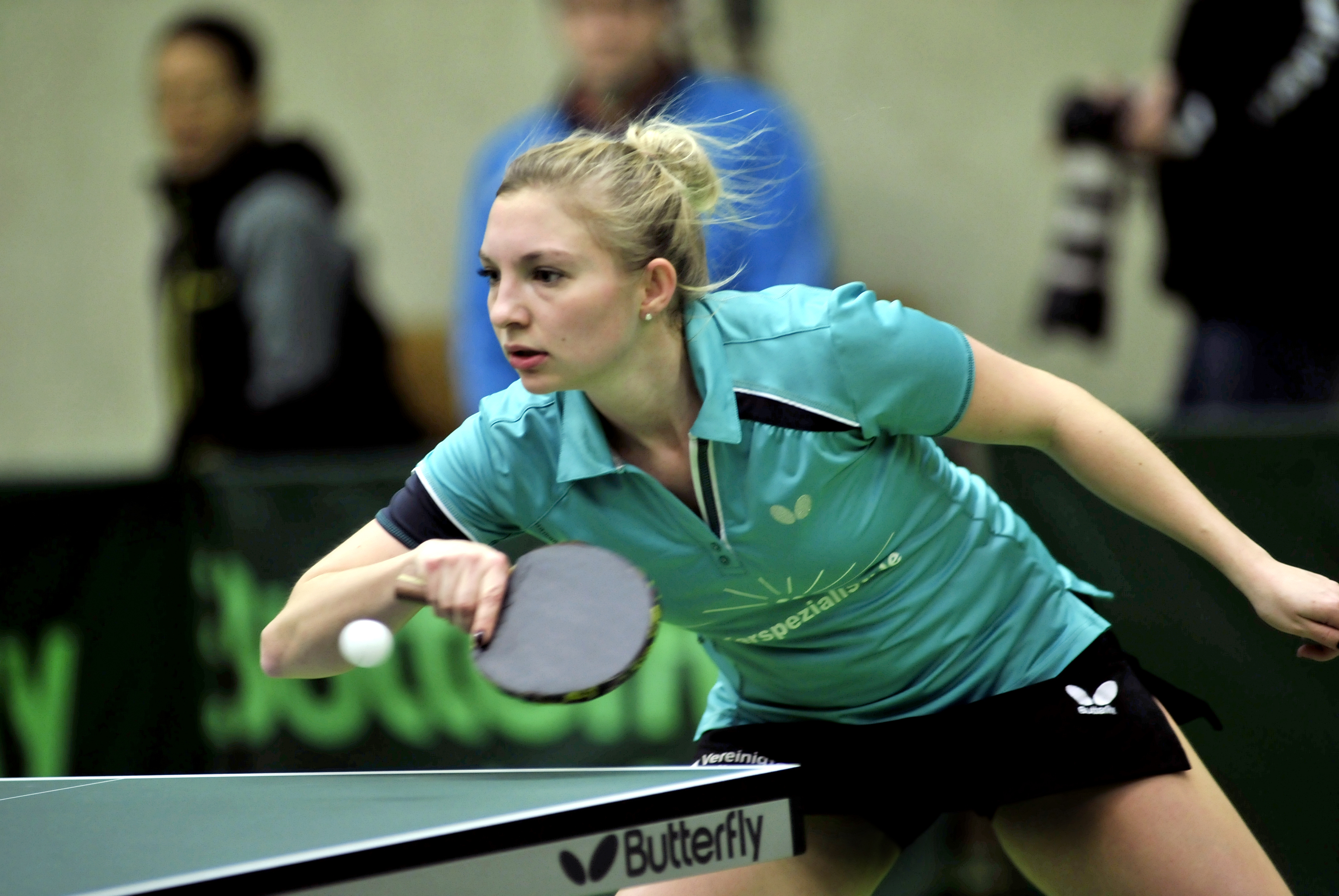 Nathalie Richter fuhr direkt nach der Landung zum Drittligaspiel der Sindelfinger Tischtennis-Frauen nach Landshut. Bild: photostampe/A