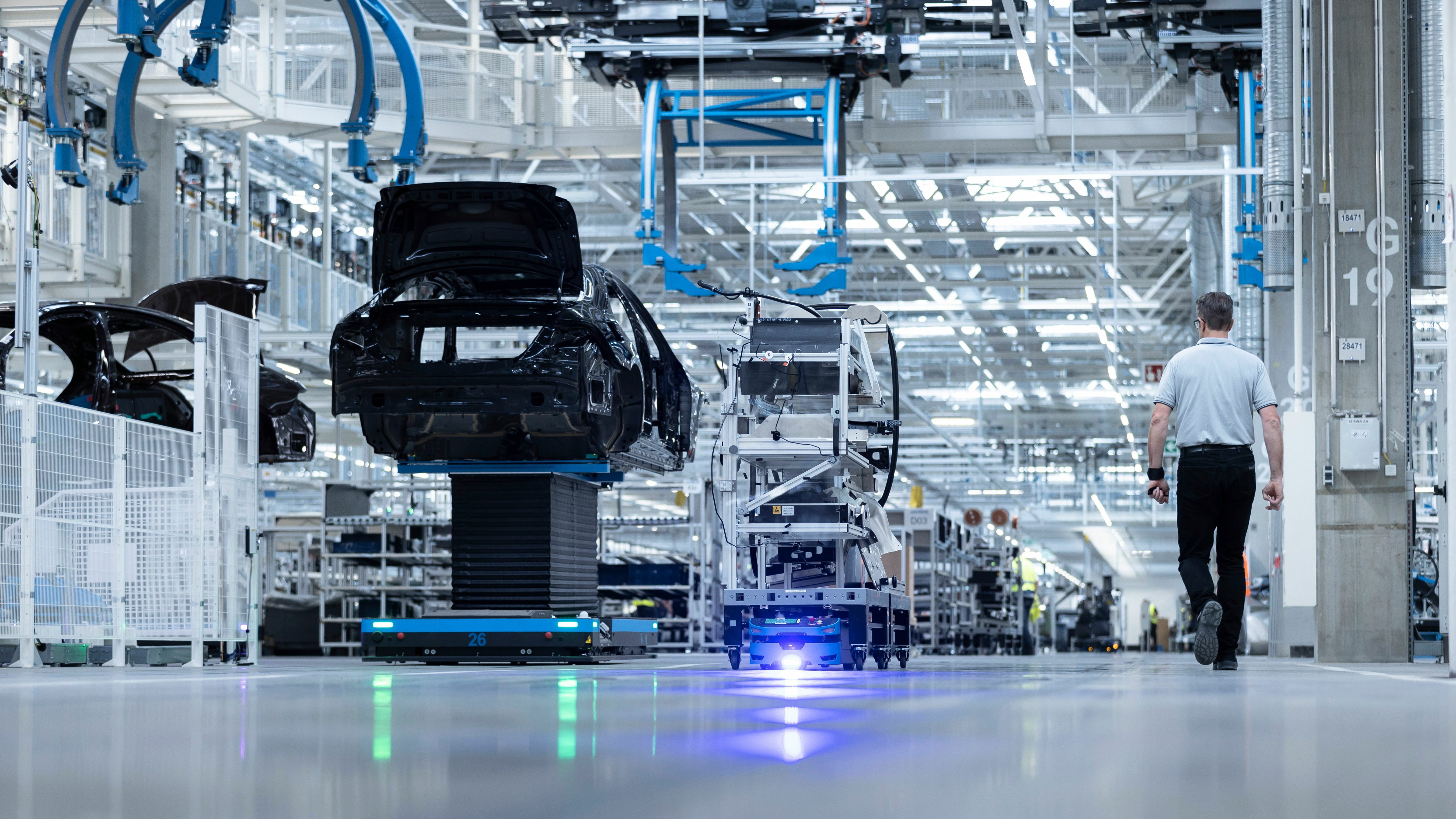 Mercedes-Produktion in der Factory 56 im Werk Sindelfingen. Hier werden die S-Klasse und der EQS gebaut.   Bild: z