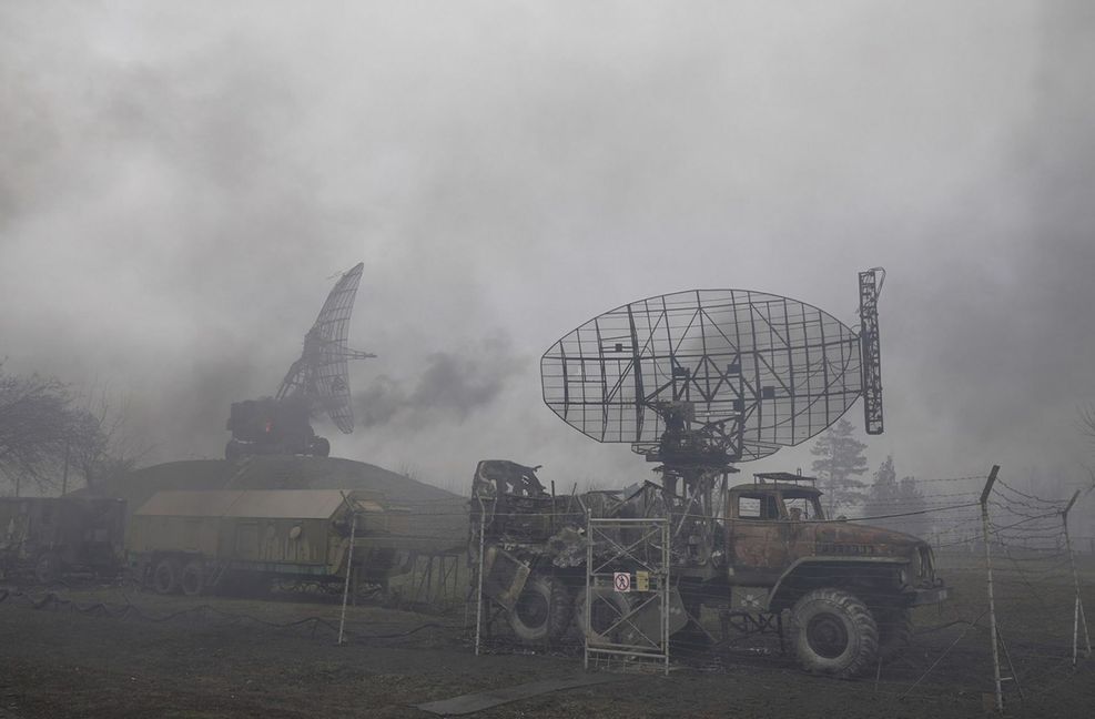 Eine ukrainische Luftabwehrstellung nahe Mariupol nach einem russischen Angriff