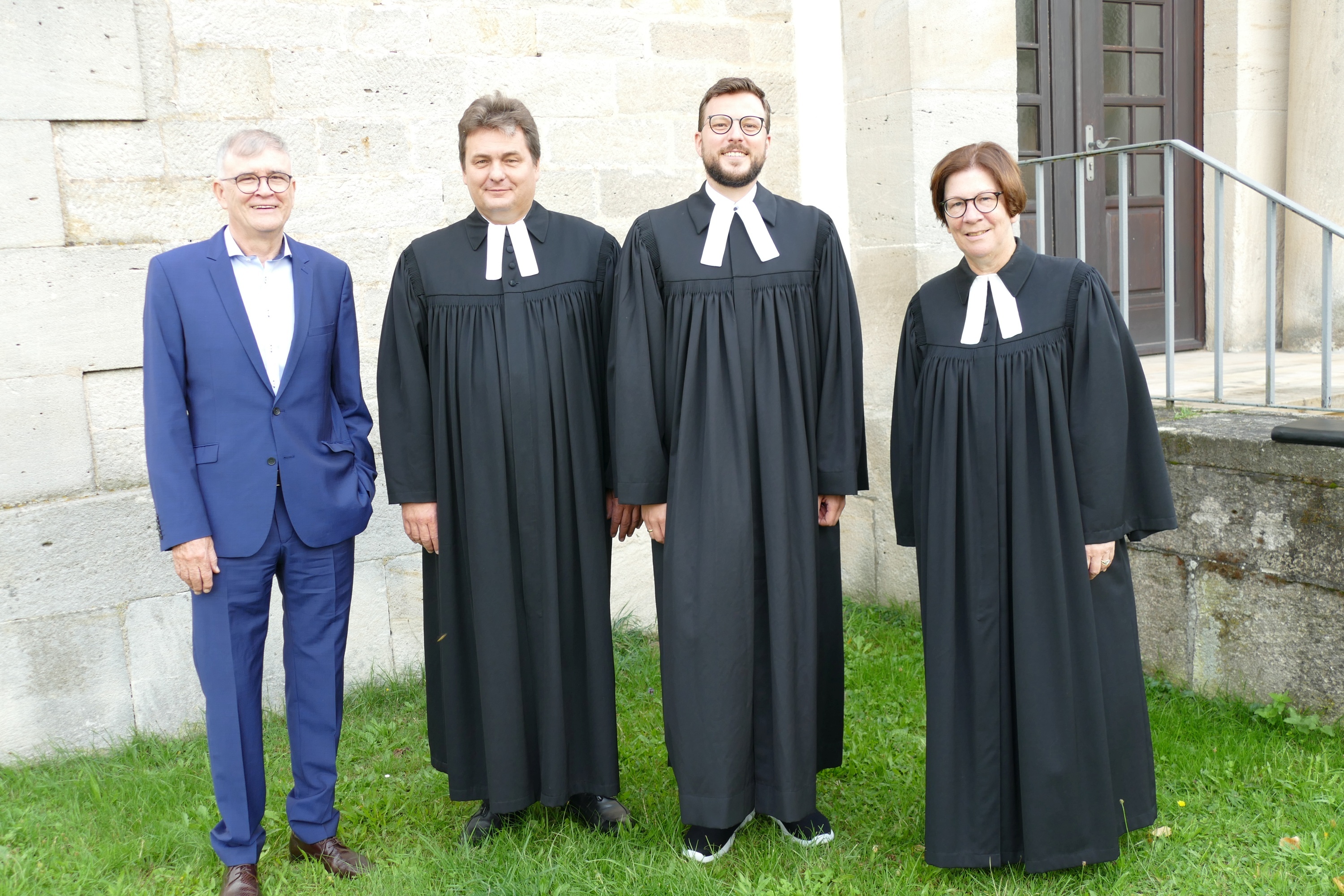 Kirchengemeinderatsvorsitzender William Fraser, Dekan Markus Frasch, Pfarrer Johannes Seule und Schuldekanin Ursula Ripp-Hilt (von links). Bild: Lück