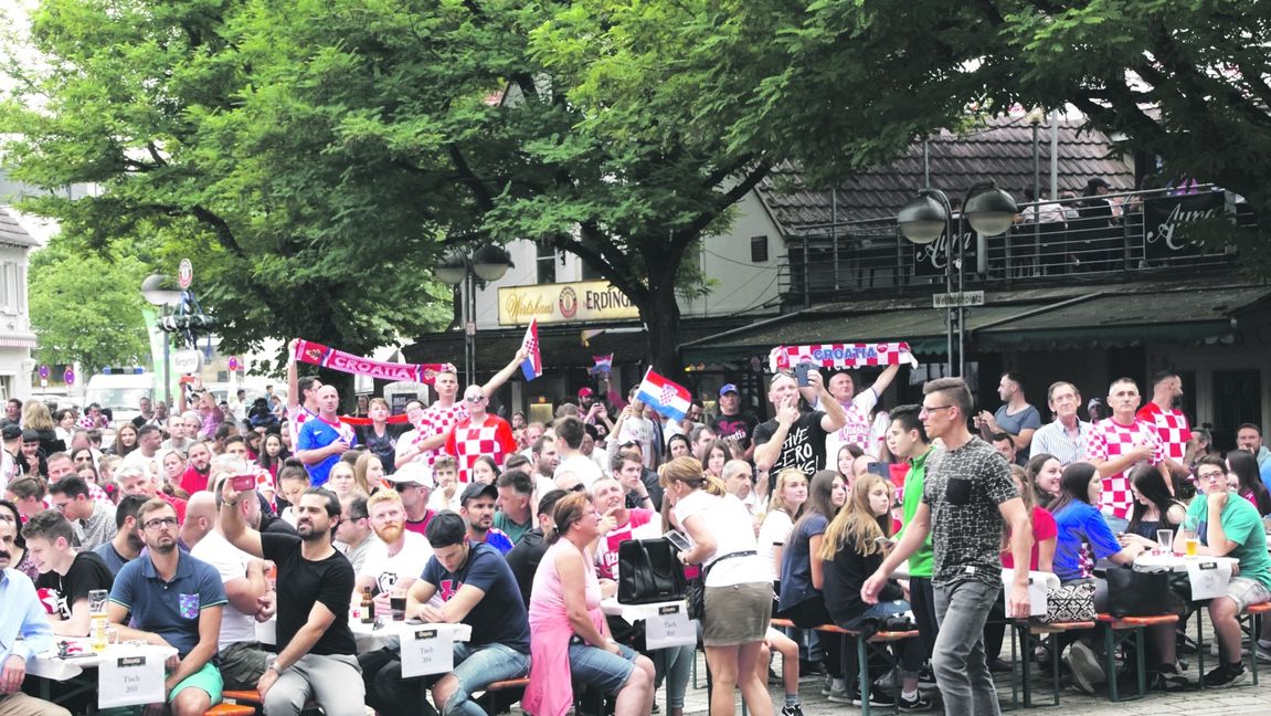 Die kroatischen Fans feuerten ihr Team enthusiastisch an. Bild: SDMG/Dettenmeyer