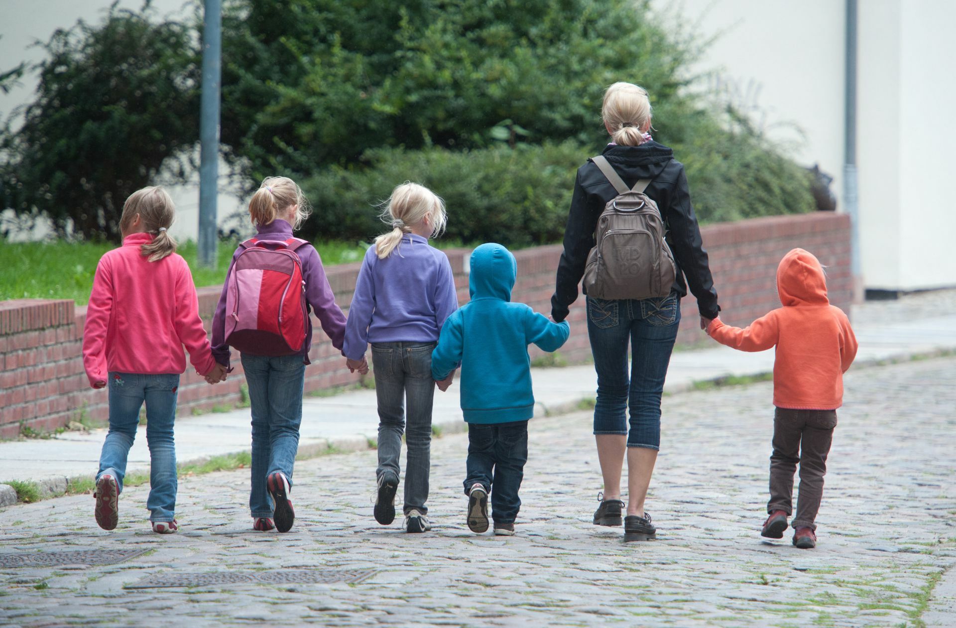 Tagesmütter  und -väter in Baden-Württemberg betreuen auch Schulkinder. Foto: /dpa/Stefan Sauer