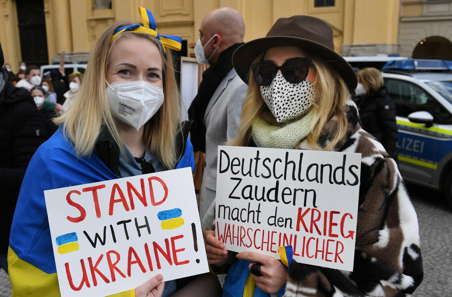 Auch wenn sich diese beiden Frauen dies wünschen: Bisher scheint die deutsche Friedensbewegung der Ukraine nicht beizustehen.